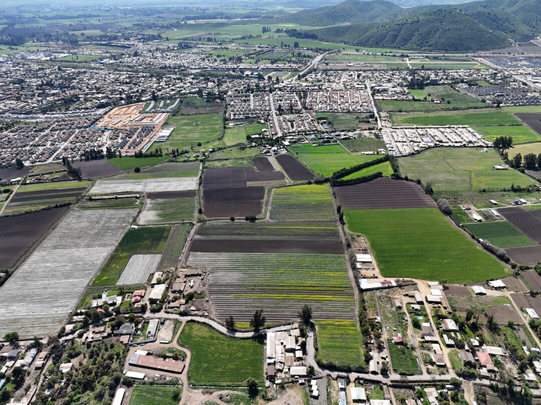 Terreno Los Bajos Melipilla vista aérea Vista aérea del terreno Los Bajos, 13,44 ha en Melipilla, zona AUDP